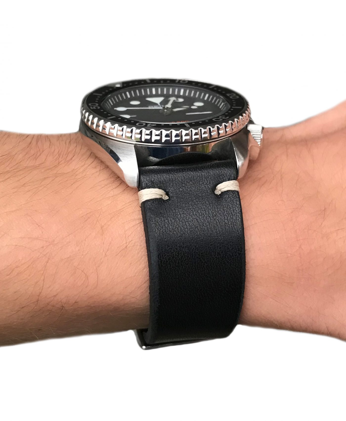 seiko_skx007_leather_leder_black-wb_original_2 Seiko SKX007 on black vintage leather WB original