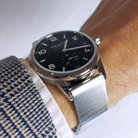 NOMOS Club neomatik Sport 42 Datum wristshot
