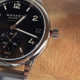 NOMOS Club neomatik Sport 42 Datum red security crown