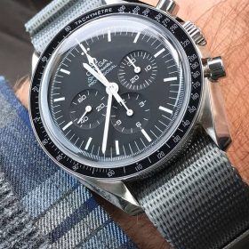 Omega Speedmaster Moonwatch Nato Grau WB Original by @swisswristshots