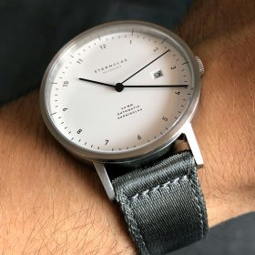 Sternglas Zirkel am grauen zweiteiligen NATO Uhrenarmband von WB Original