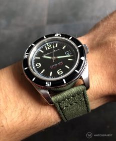 Spinnaker Fleuss SP-5055-02 am grünen Canvas von WatchBandit