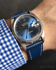 Rolex Datejust 36 Referenz 16234 an blauen strukturierten Kalbslederarmband von Watchbandit