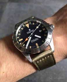 Steinhart Ocean Vintage GMT Strap guide beige zweiteiliges NATO-min