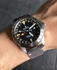 Steinhart Ocean Vintage GMT Strap guide dunkelgrau Wildleder Uhrenarmband