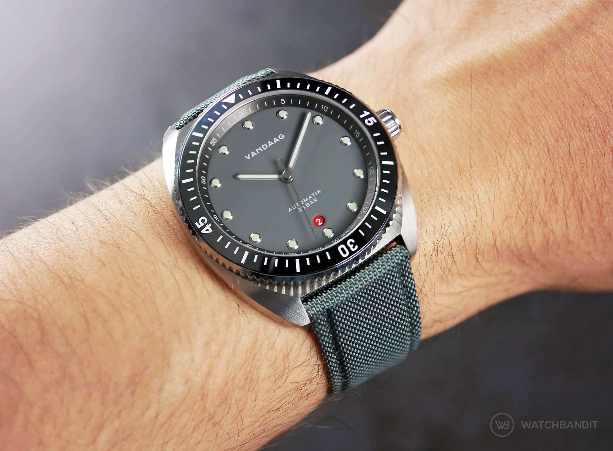 VANDAAG Tiefsee Automatik grey on grey sailcloth watchbandit strap