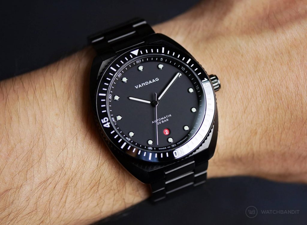 VANDAAG Tiefse Automatik Black Wristshot