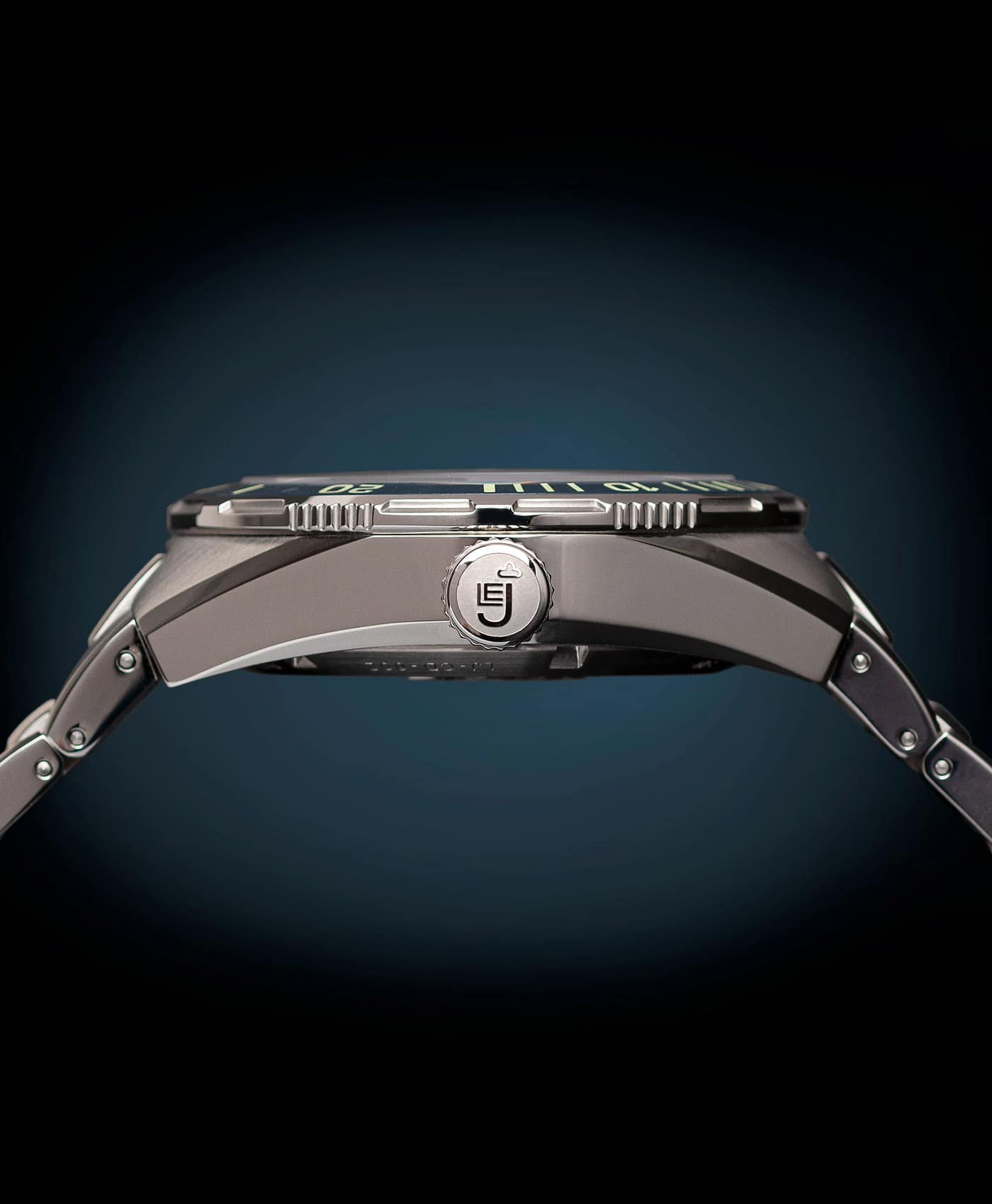 Le Jour - Coral Diver - LJ-CD-002 - Side Case Crown-min Le Jour - Coral Diver - LJ-CD-002 - Side Case Crown