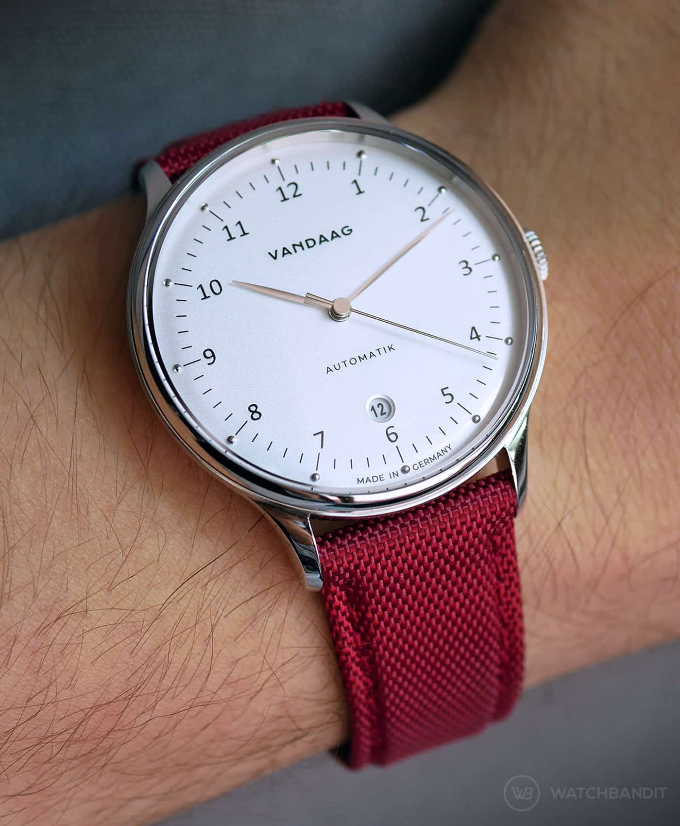 VANDAAG Premium Sailcloth watch strap Burgundy WB Original front-min VANGAAD Primus_Burgundy sailcloth strap_WB Original