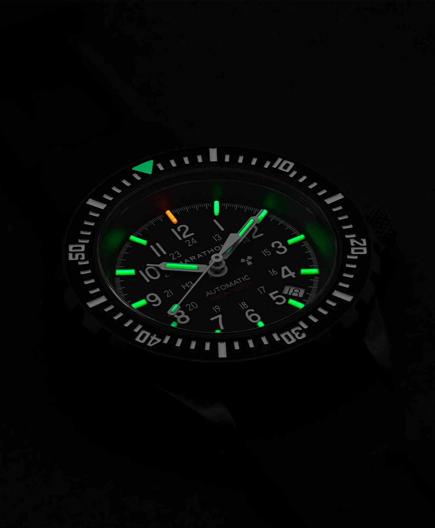 Marathon-41mm-Anthracite-Large-Divers-Automatic-GSAR-lume-min Marathon-41mm-Anthracite-Large-Divers-Automatic-GSAR-lume-min