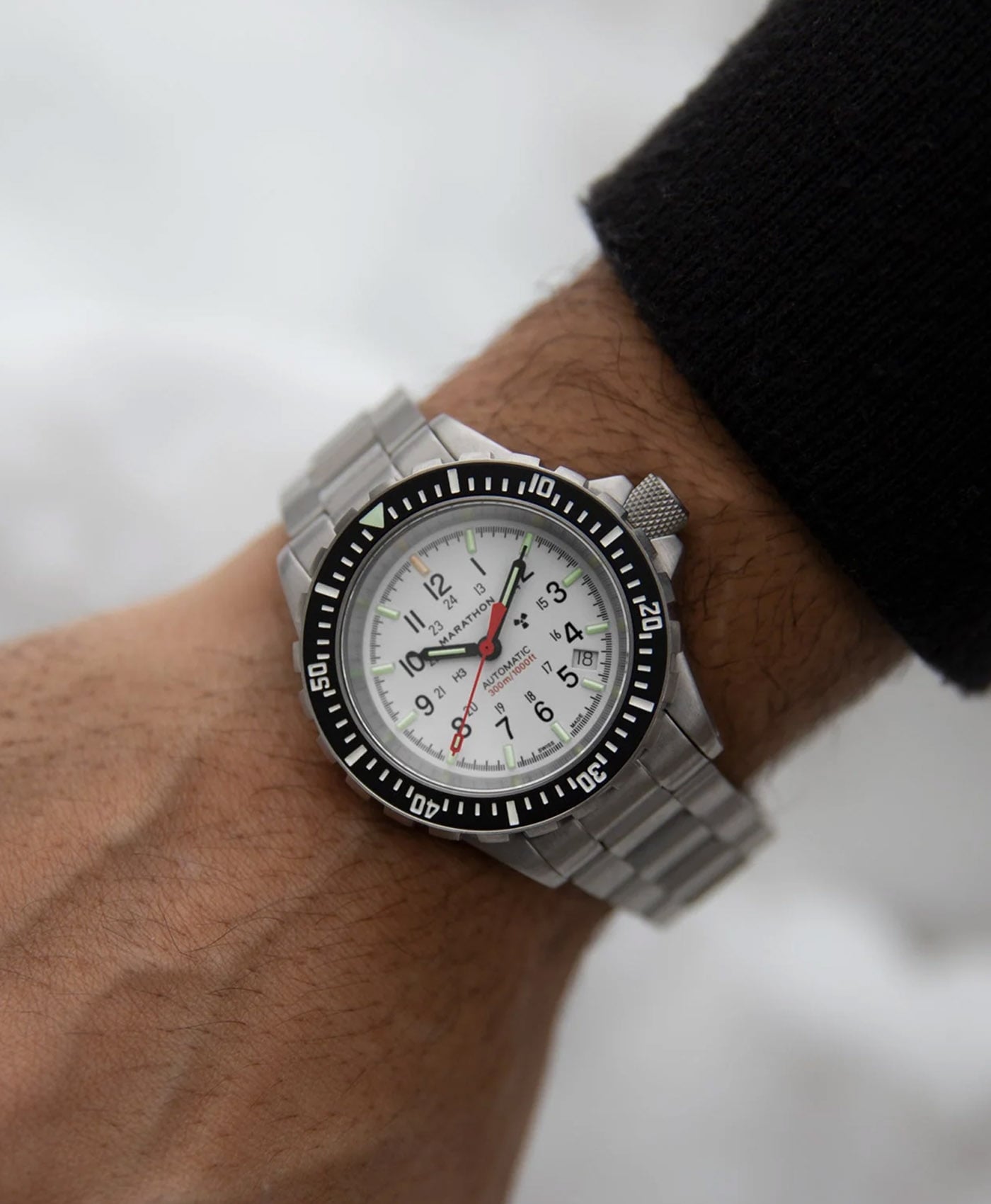 Marathon-41mm-Artic-Edition-Large-Divers-Automatic-GSAR-With-Stainless-Steel-Bracelet-wrist shot-min Marathon-41mm-Artic-Edition-Large-Divers-Automatic-GSAR-With-Stainless-Steel-Bracelet-wrist shot-min
