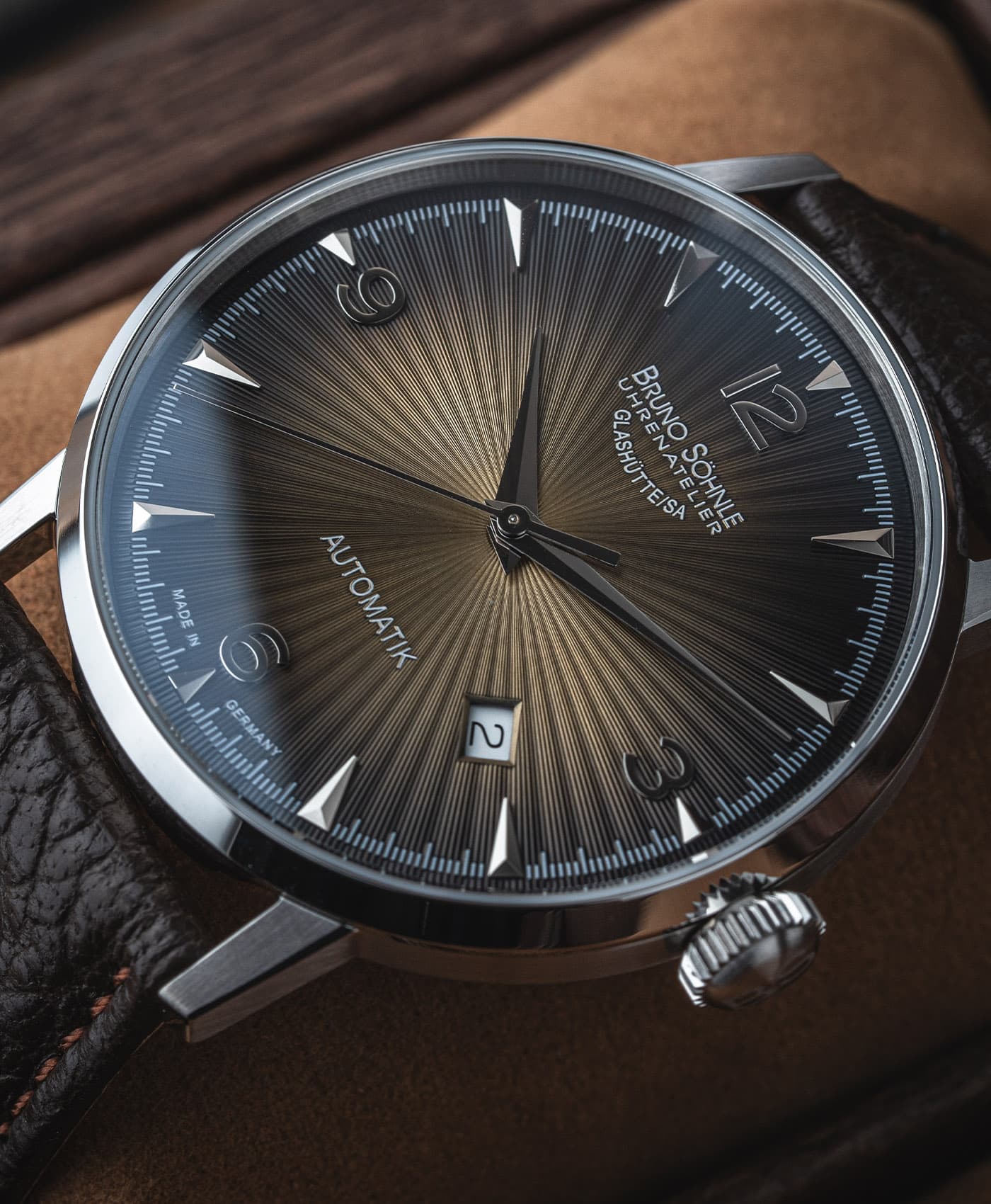 Bruno Söhnle - Stuttgart Automatik Big - 17-12173-261 - mood-min Bruno Söhnle - Stuttgart Automatik Big - 17-12173-261 - mood-min