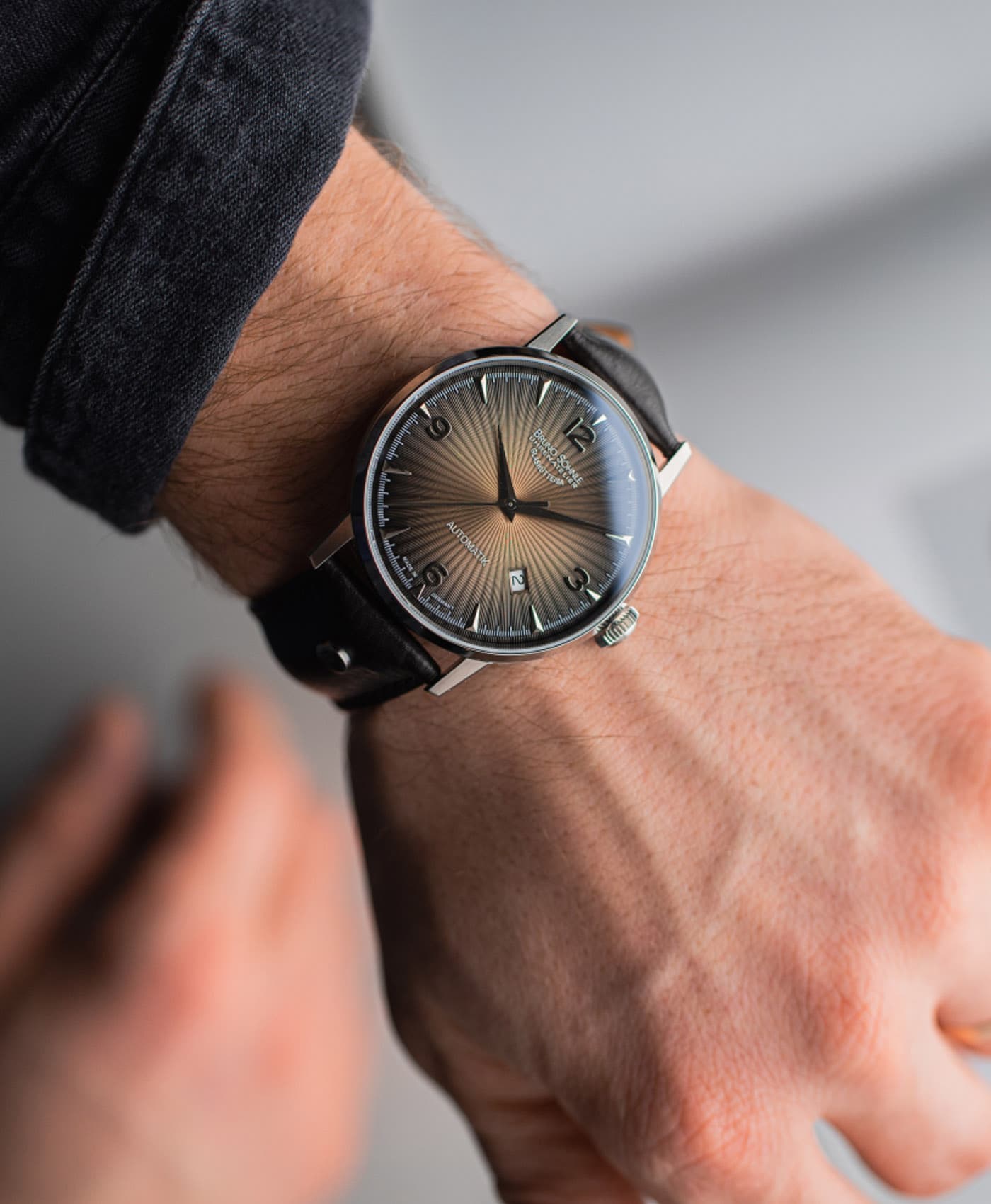 Bruno Söhnle - Stuttgart Automatik Big - 17-12173-261 - wrist shot-min Bruno Söhnle - Stuttgart Automatik Big - 17-12173-261 - wrist shot-min