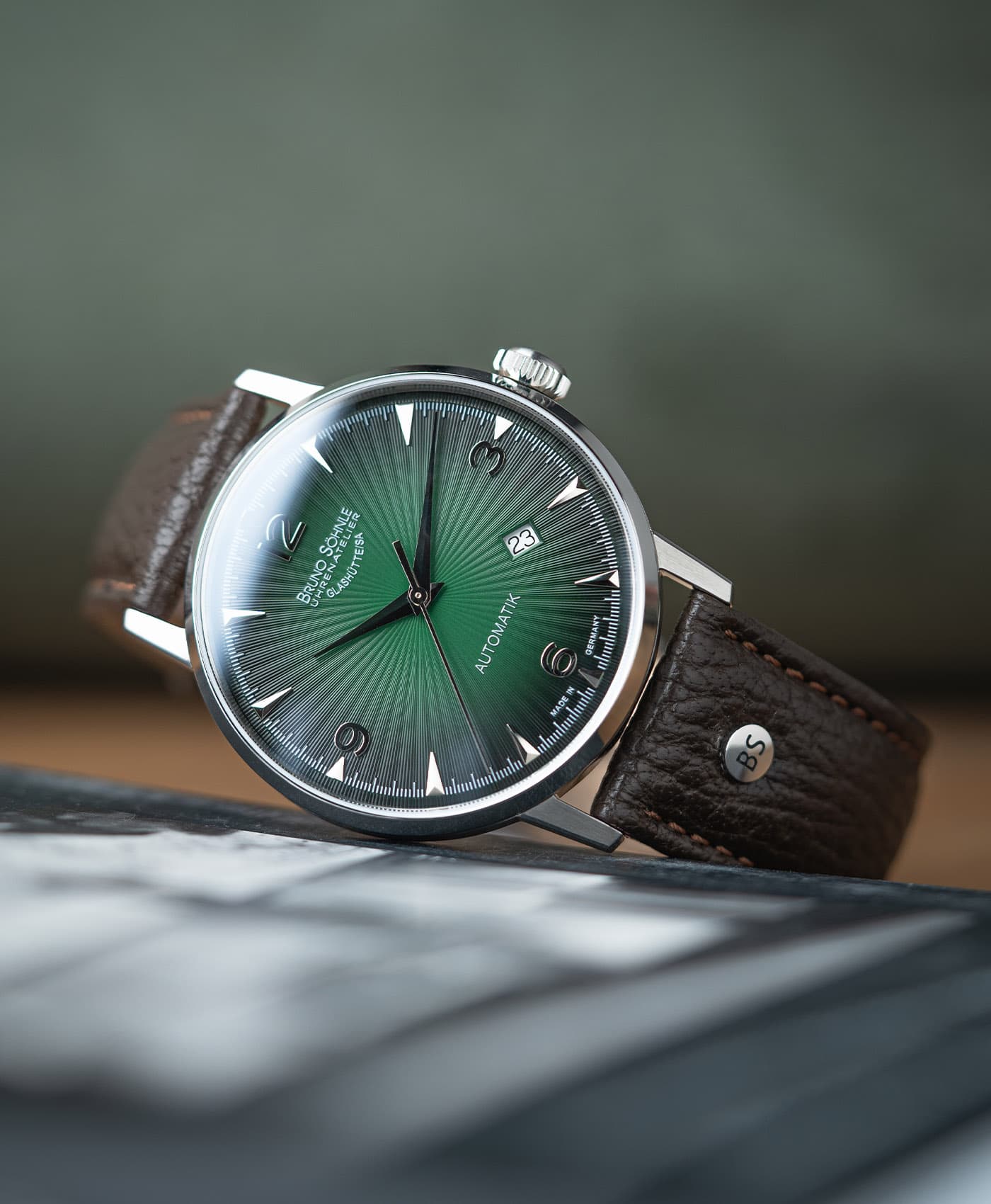 Bruno Söhnle - Stuttgart Automatik Big - 17-12173-661 - mood-min Bruno Söhnle - Stuttgart Automatik Big - 17-12173-661 - mood-min