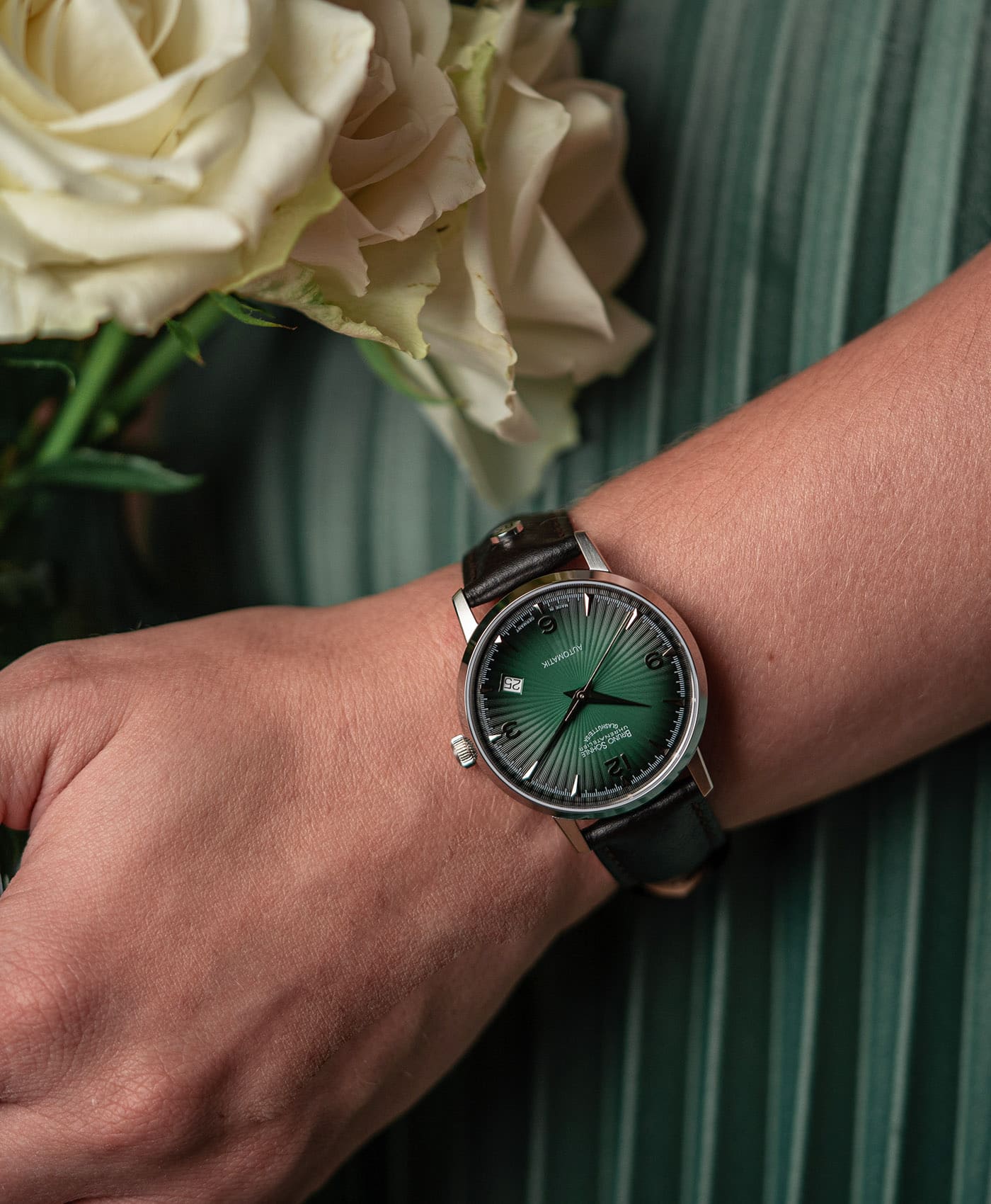 Bruno Söhnle - Stuttgart Automatik II Small - 17-12174-661 - wrist shot 2-min Bruno Söhnle - Stuttgart Automatik II Small - 17-12174-661 - wrist shot 2-min