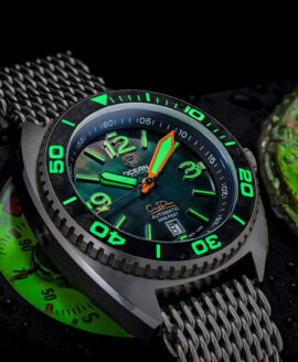Ocean Crawler Core Diver - Black Mother of Pearl - Carbon Fiber Bezel - lume