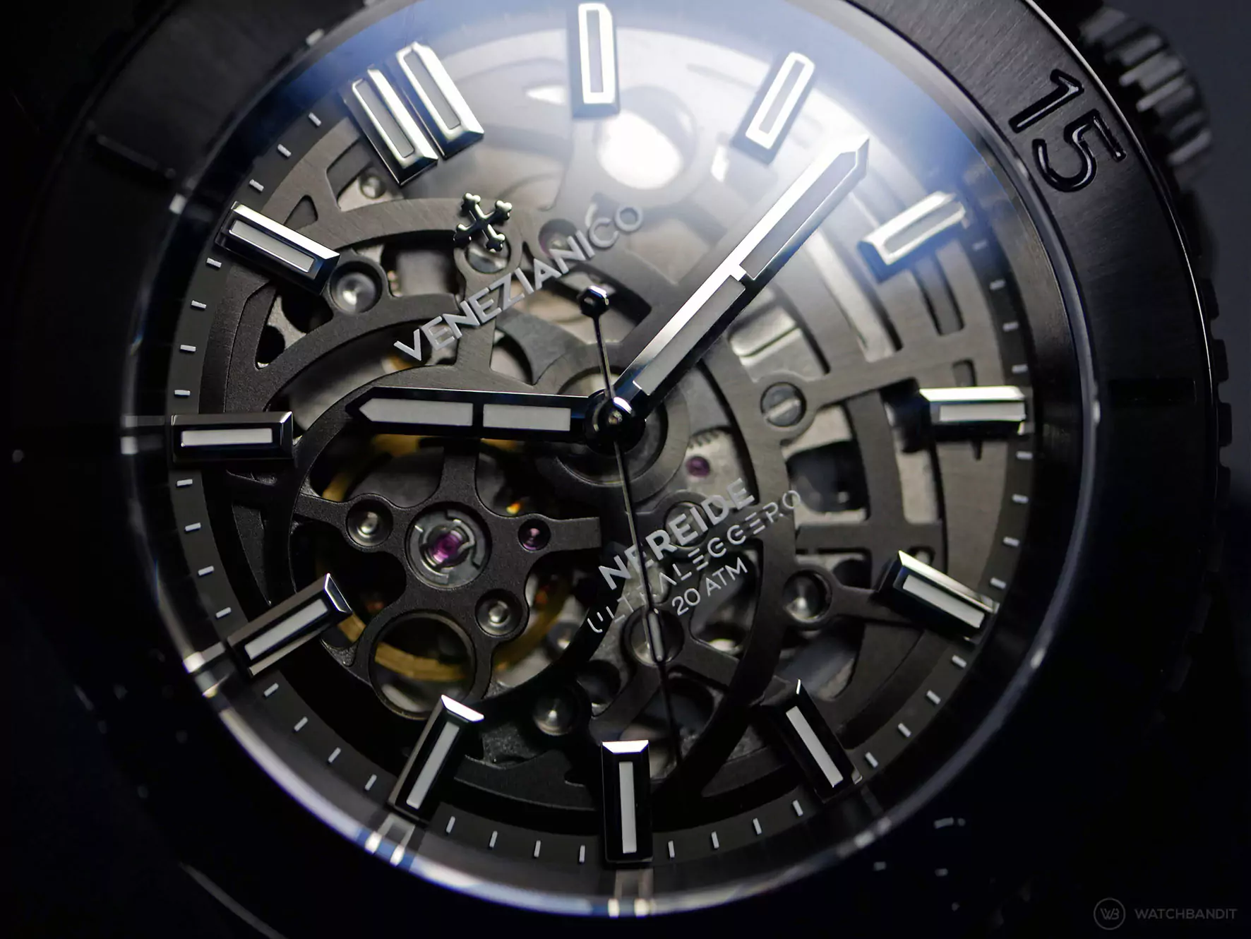 venezianico-nereide-ultraleggero-42-3921509-dial-mood-light-reflection