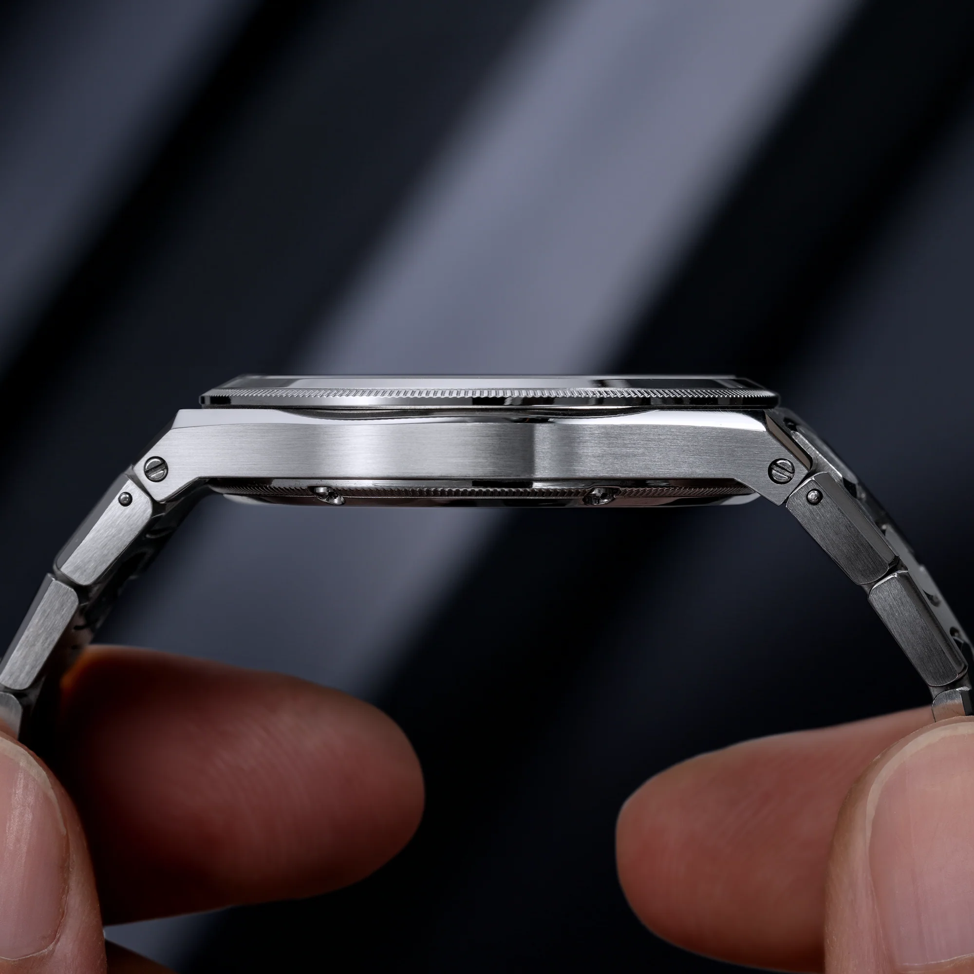 3_c8b89a6d-1754-4642-aecb-8bb63ab857a3_5000x Venezianico-Arsenale-40-Blue side profile flat