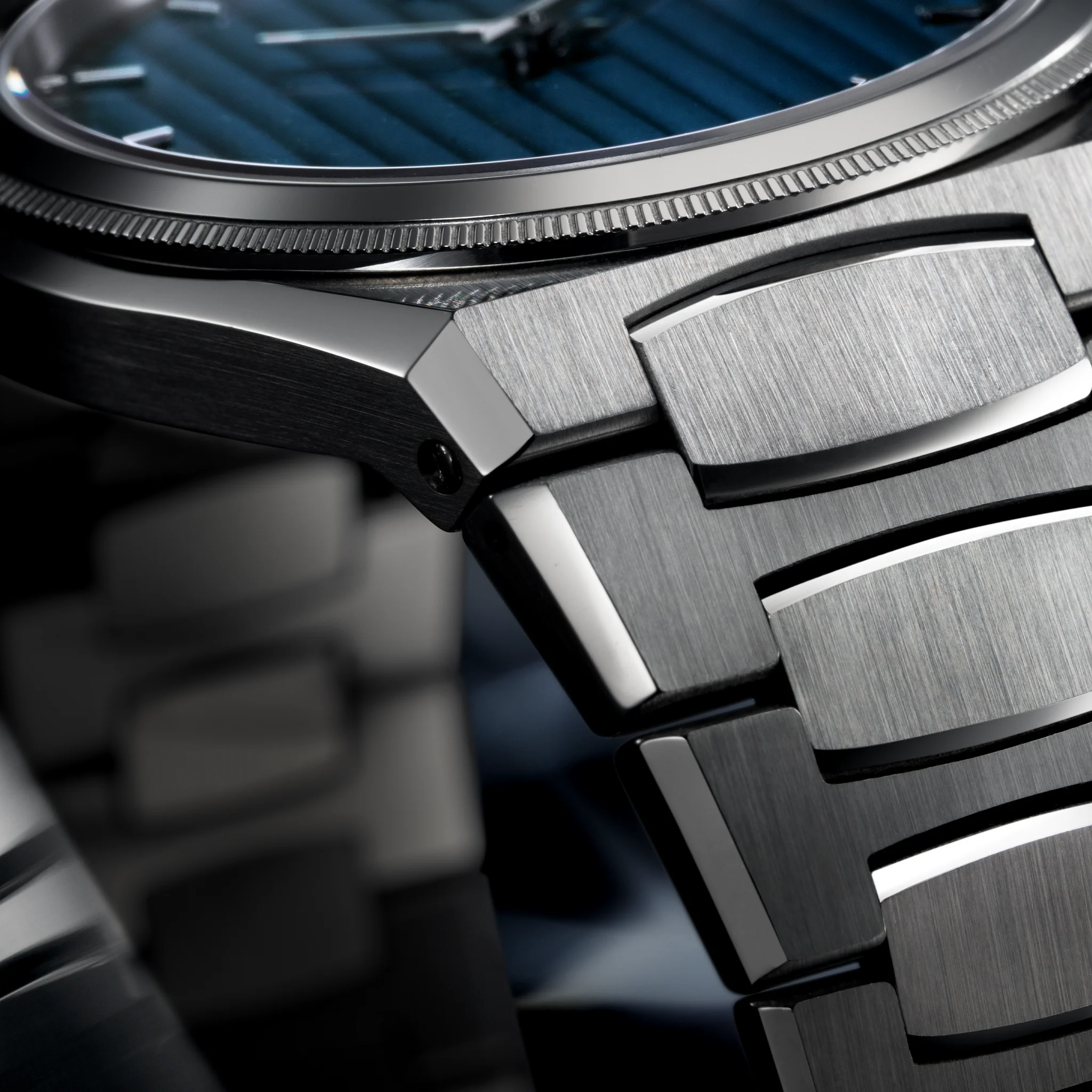 5_90135133-16be-49d7-9452-3e5b42bcf031_2048x Venezianico-Arsenale-40-Blue lugs detail