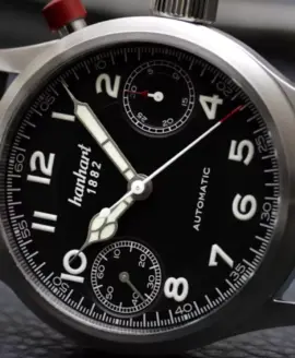 hanhart-pioneer-monoscope-black-smooth-bezel-45-mm-dial-closeup