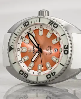 ocean-crawler-core-diver-refractor-2025-close up