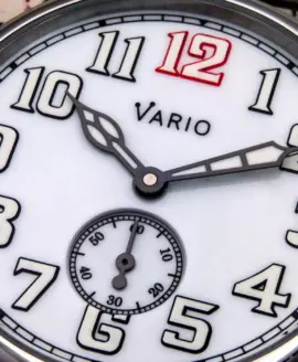 vario-1918-trench-white-dial-with-white-lume-watch-close-up