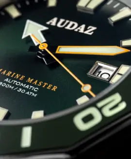 Audaz Marine Master Green dial close up