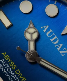 Audaz ABYSS DIVER black blue gradient dial close up