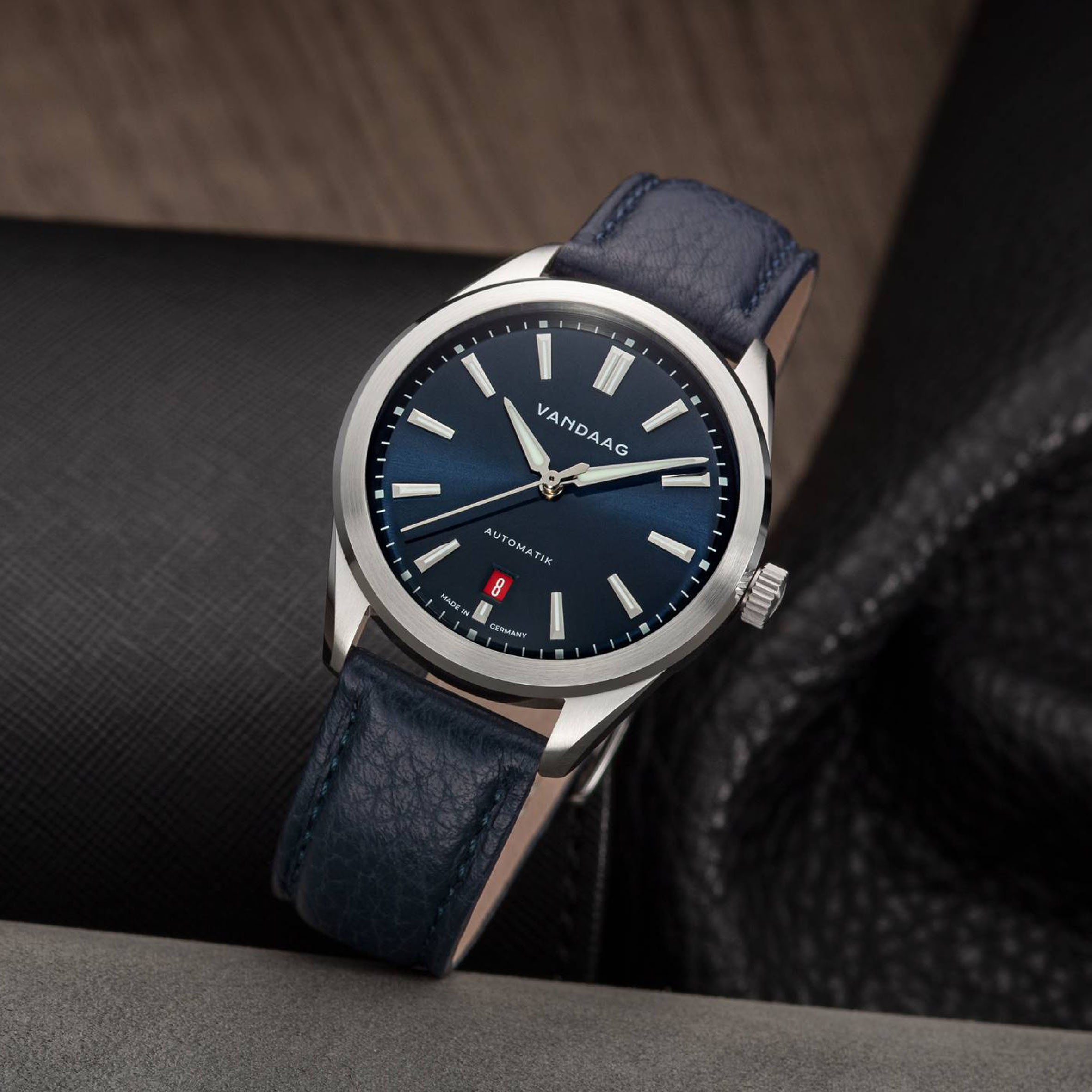 Vandaag - Baas - Ruhe - Leather Bracelet - Red Date - mood Vandaag - Baas - Ruhe - Leather Bracelet - Red Date - mood