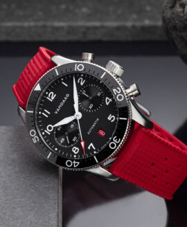 Vandaag - Schallmauer Automatik - Black - Red Rubber Strap - mood