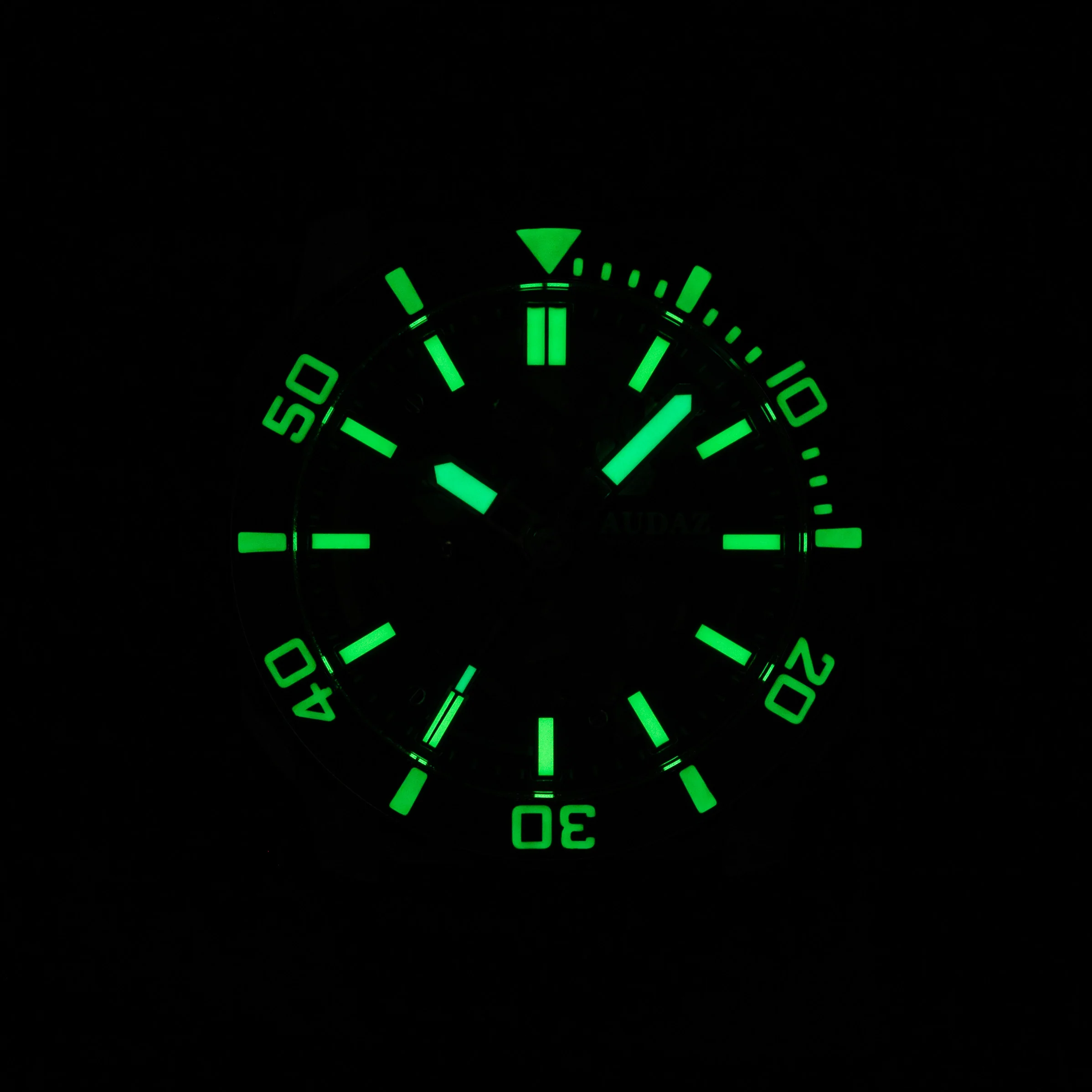 ADZ-4020-QUANTUMLUME_4a64d1f1-4112-43ee-b8ac-192635f04f72_5000x Audaz watch lume